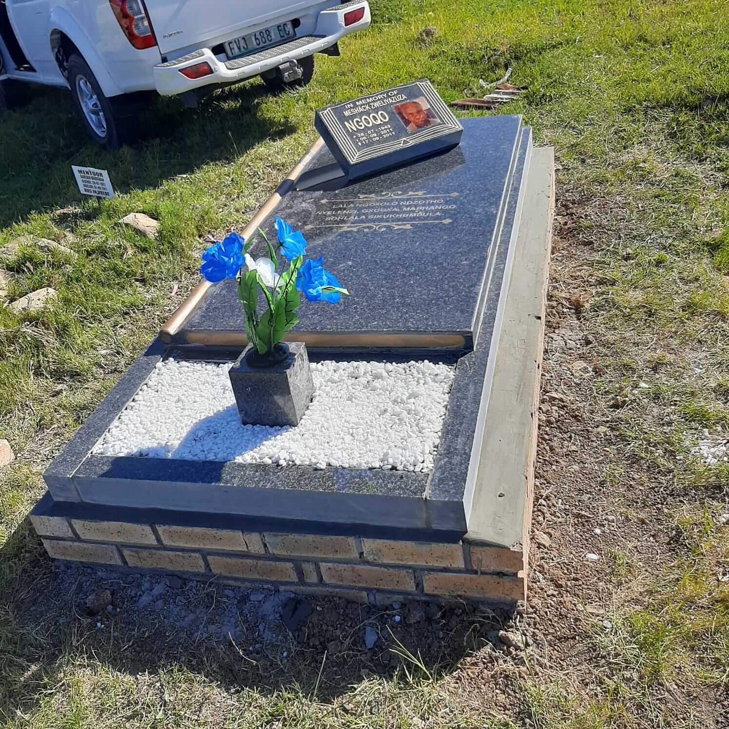 DEX 30 tombstone