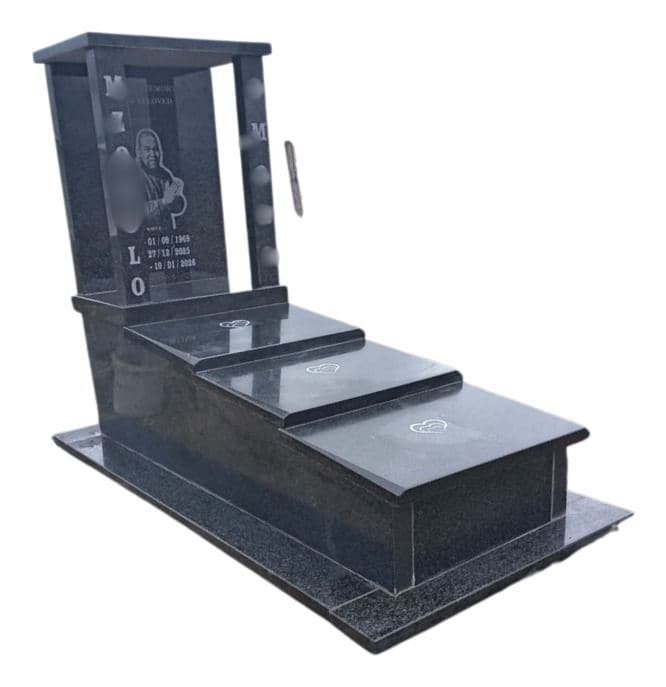 MAX 9 tombstone: canopy headstone with three raised steps along the slab